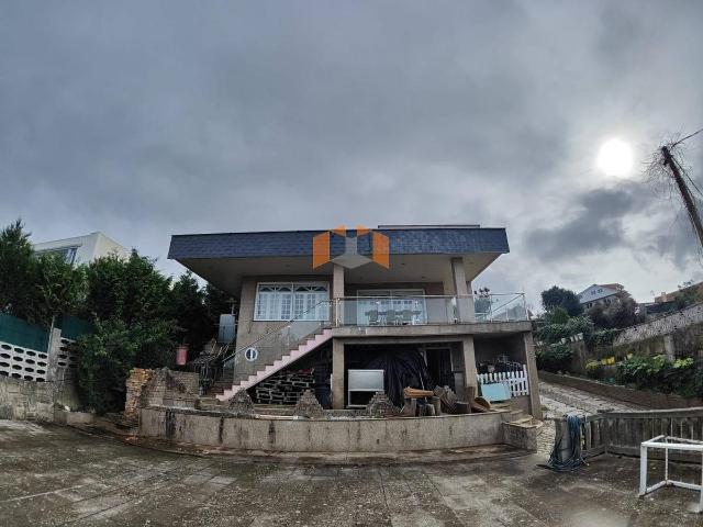 Chalet en venta en A Angustia, Vigo