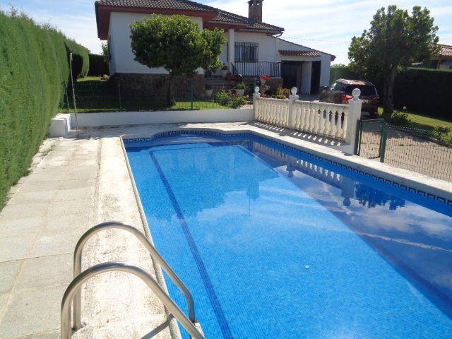 Villa en venta en San Román De Los Montes