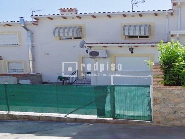 Villa en venta en San Román De Los Montes