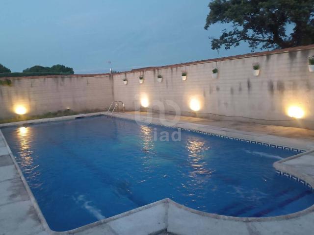 Villa en venta en San Román De Los Montes