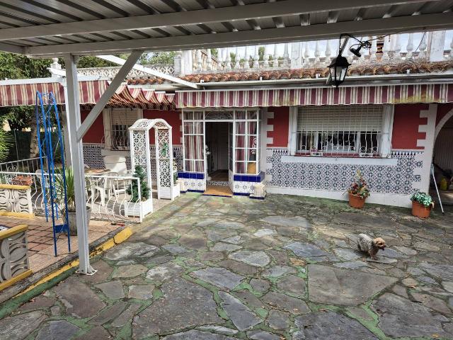 Villa en venta en San Román De Los Montes