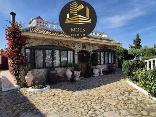 Chalet en venta en Linares, Andalucía
