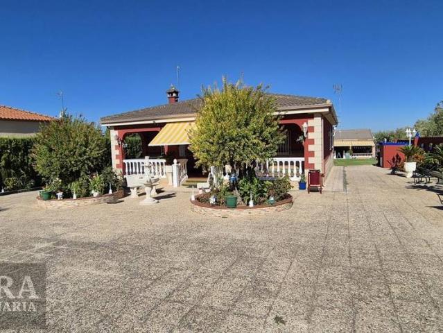 Chalet en venta en Linares, Andalucía