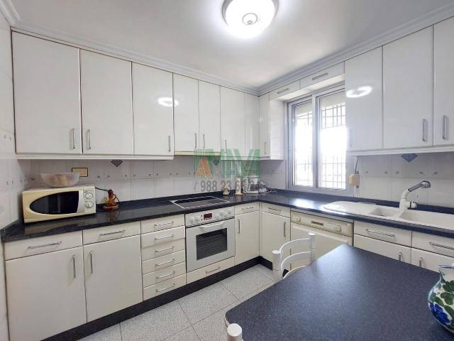 Villa en venta en Ourense, Casco Vello