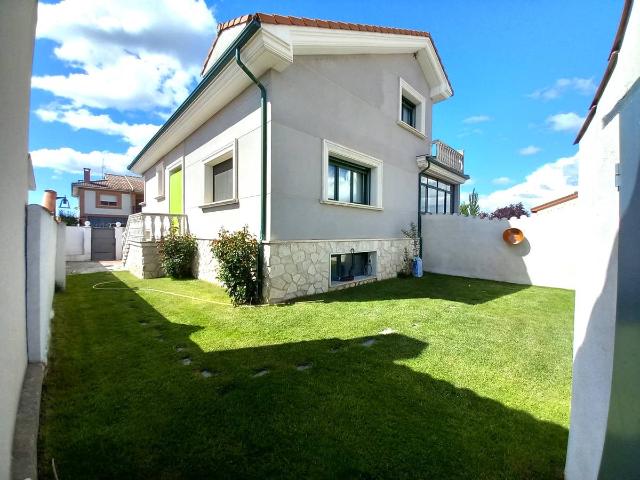 Chalet en venta en Sanchonuño, Castilla y León
