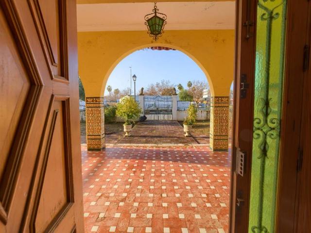 Chalet en venta en Sanlúcar La Mayor, Andalucía