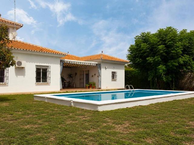 Chalet en venta en Sanlúcar La Mayor, Andalucía