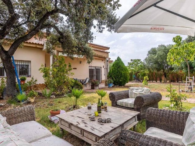 Chalet en venta en Sanlúcar La Mayor, Andalucía