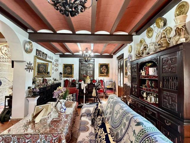 Chalet en venta en Sanlúcar La Mayor, Andalucía