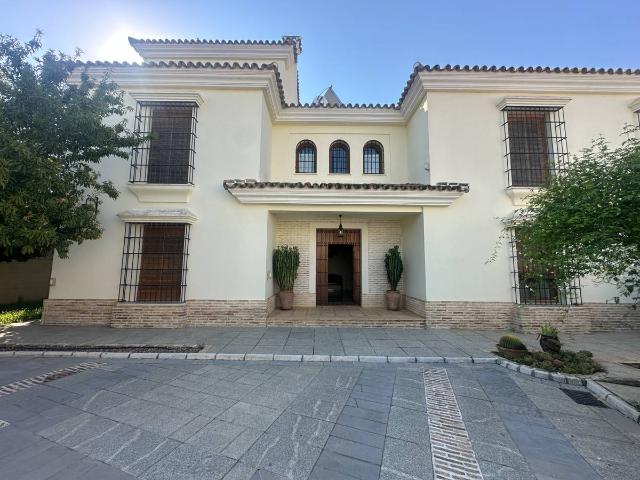 Chalet en venta en Sanlúcar La Mayor, Andalucía
