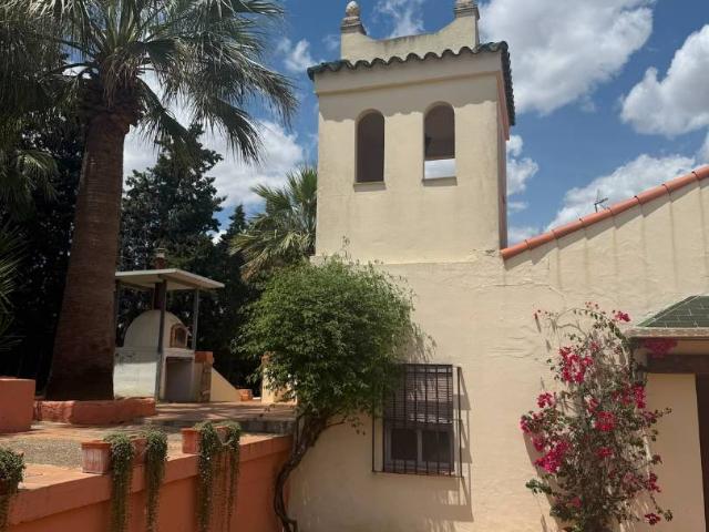 Chalet en venta en Sanlúcar La Mayor, Andalucía