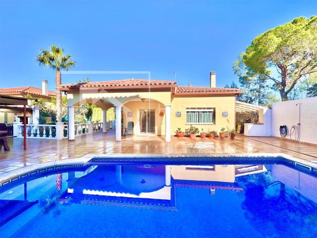 Villa en venta en Calonge