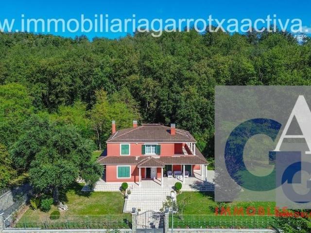 Villa en venta en Sant Feliu De Pallerols
