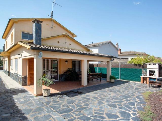 Chalet en venta en Sant Fost de Campsentelles, Barcelona