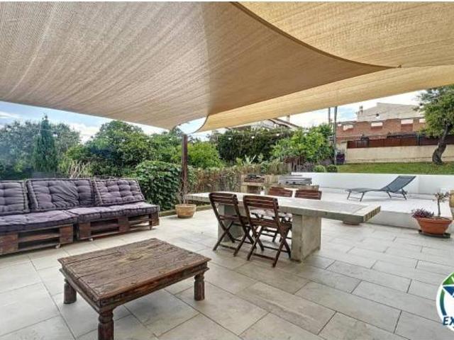 Villa en venta en Sant Miquel De Fluvià