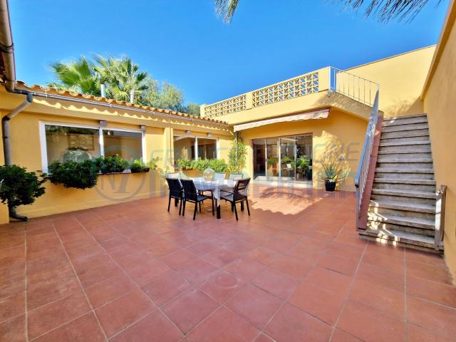 Villa en venta en Sant Pere Pescador