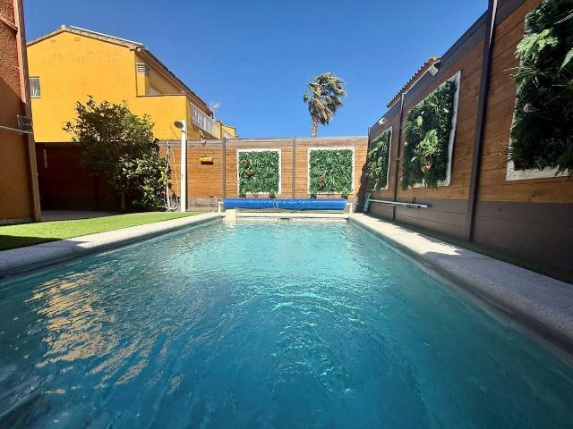 Villa en venta en Sant Pere Pescador