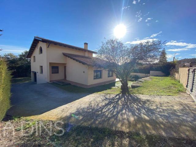 Villa en venta en Sant Quirze Safaja