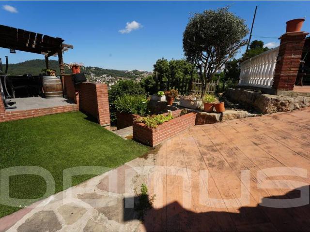 Chalet en venta en Sant Vicenç Dels Horts, Vila Vella