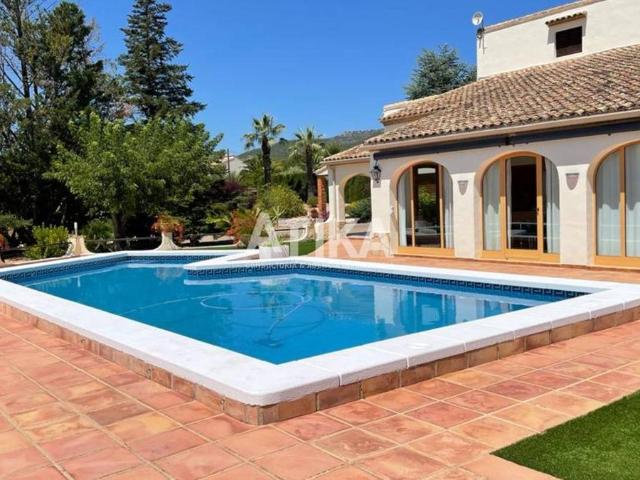Villa en venta en Ontinyent