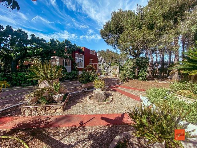 Villa en venta en Santa Bàrbara