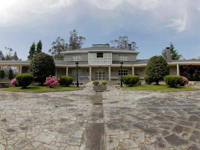 Chalet en venta en Santa Comba, Galicia