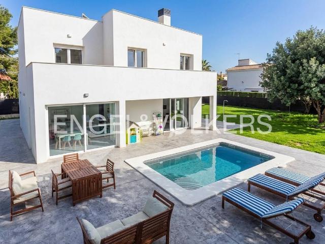 Chalet en venta en Tomares, Andalucía