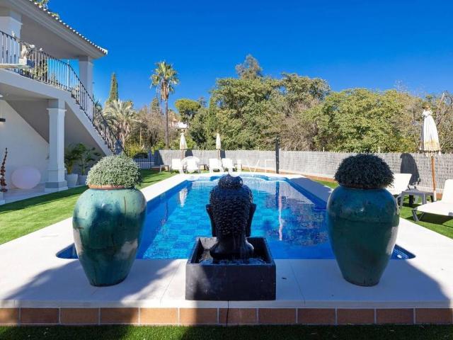 Chalet en venta en Barriada de León, Tomares