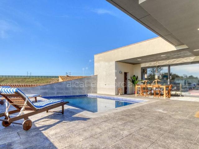 Villa en venta en Santa Llogaia D'àlguema