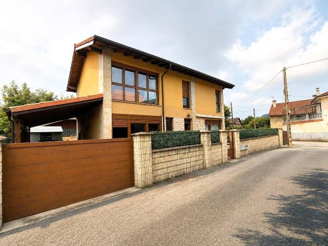Chalet en venta en La Abadilla, Santa María De Cayón