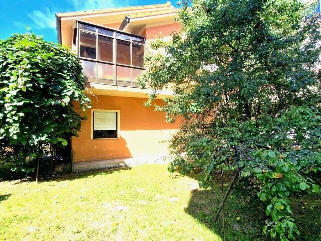 Chalet en venta en La Abadilla, Santa María De Cayón