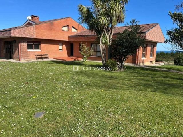 Villa en venta en Getxo, Elexalde