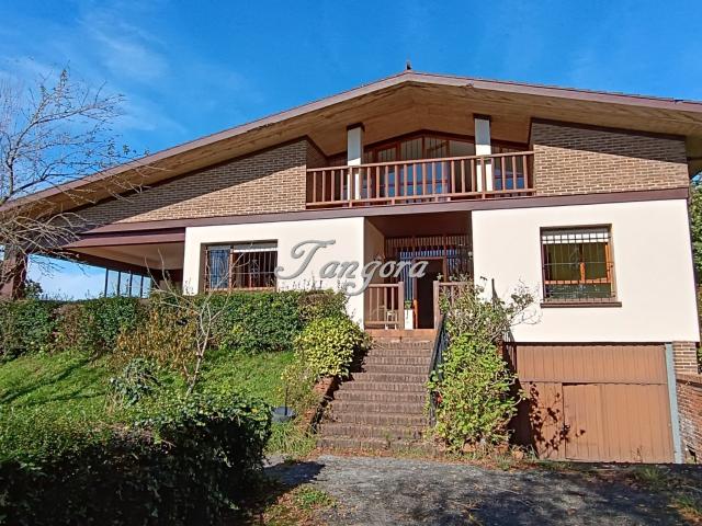Villa en venta en Getxo, Elexalde