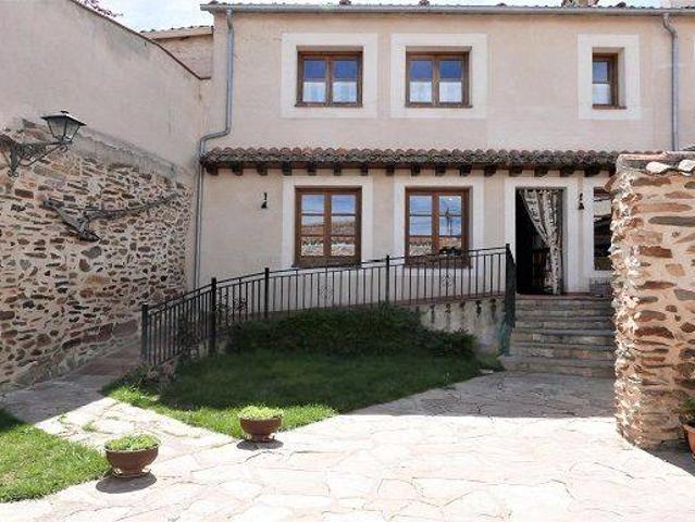 Chalet en venta en Santa María La Real De Nieva, Castilla y León