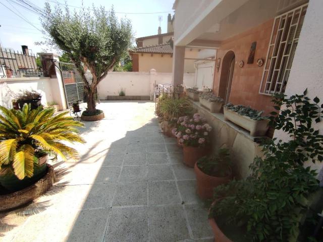 Villa en venta en Montcada I Reixac, Montcada Centre