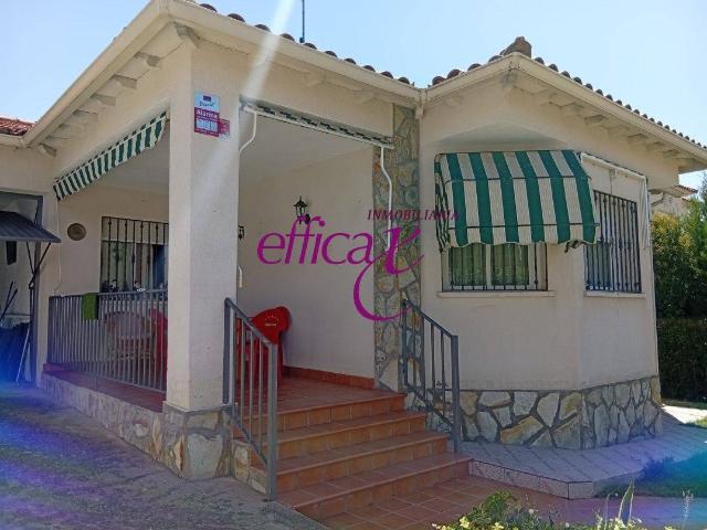 Villa en venta en Santa Olalla
