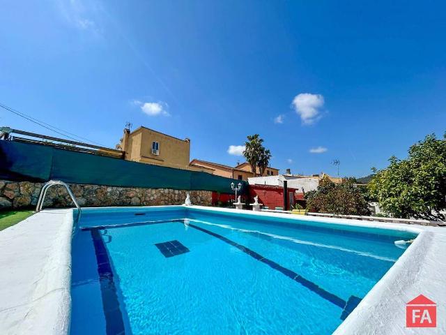 Villa en venta en Santa Oliva Villa en venta en Santa Oliva