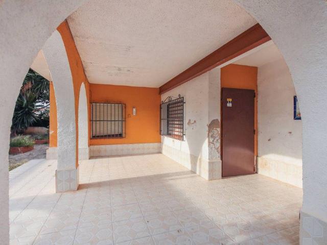 Villa en venta en Santa Oliva