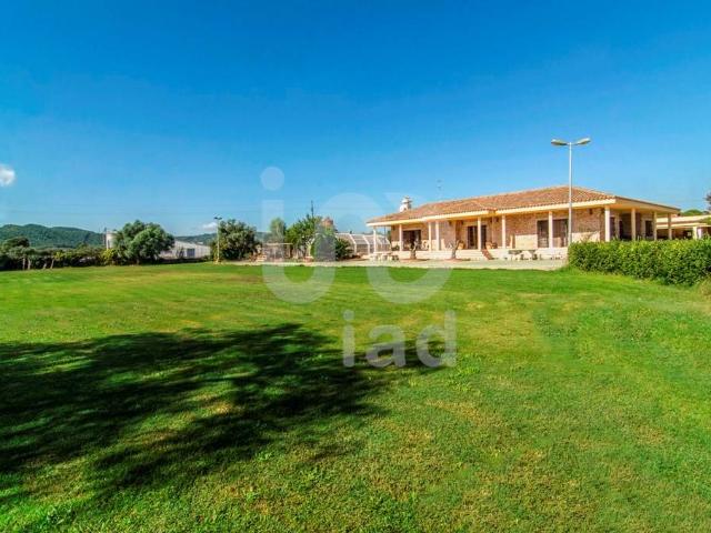 Villa en venta en Santa Oliva