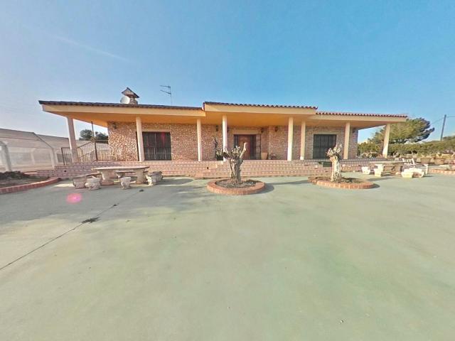 Villa en venta en Santa Oliva