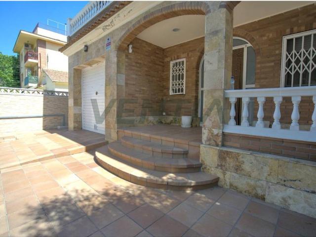 Chalet en venta en la Florida, Vallès Occidental