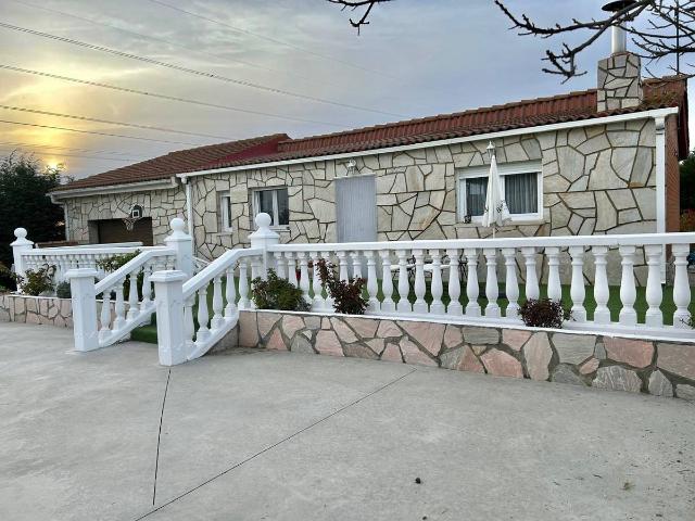 Chalet en venta en Santas Martas, Castilla y León