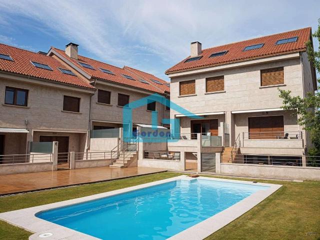 Chalet en venta en Padriñán, O Salnés