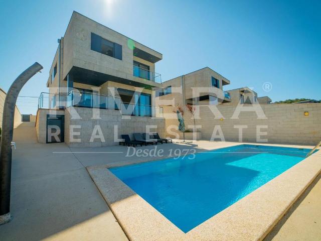 Villa en venta en Sanxenxo, A Florida