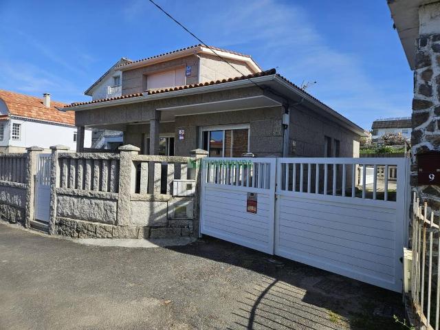 Chalet en venta en Padriñán, O Salnés