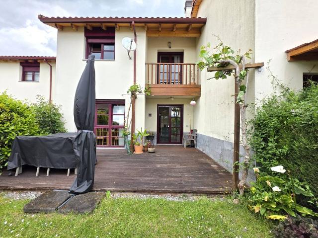 Chalet en venta en Sariego, Asturias