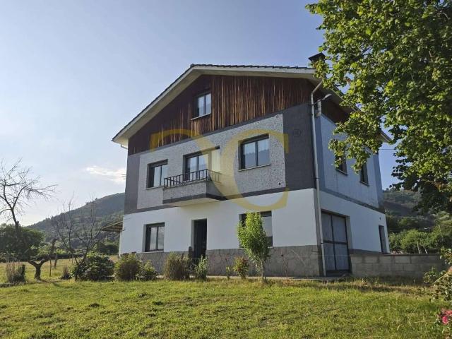 Villa en venta en Sariego