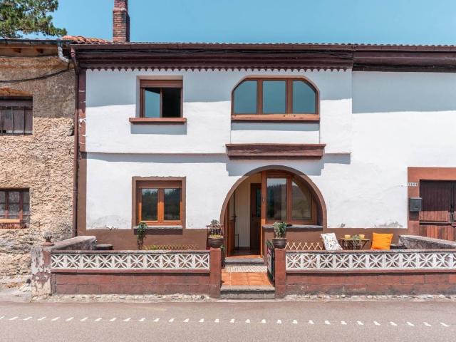 Chalet en venta en Sariego, Asturias