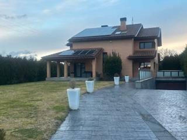Chalet en venta en Sariegos, Castilla y León