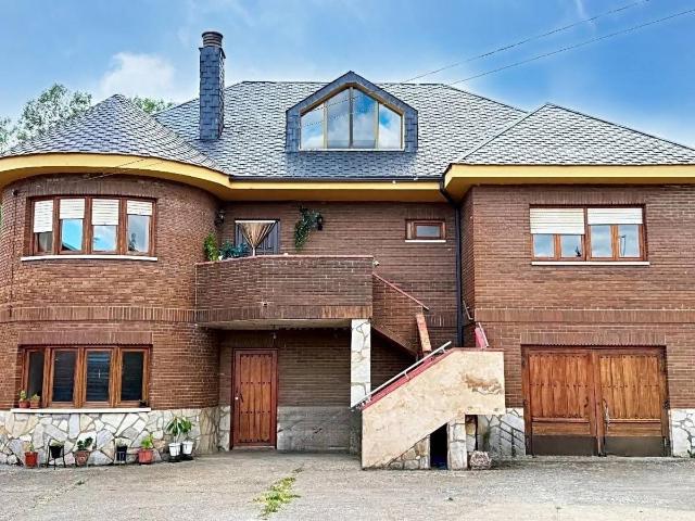 Chalet en venta en Sariegos, Castilla y León